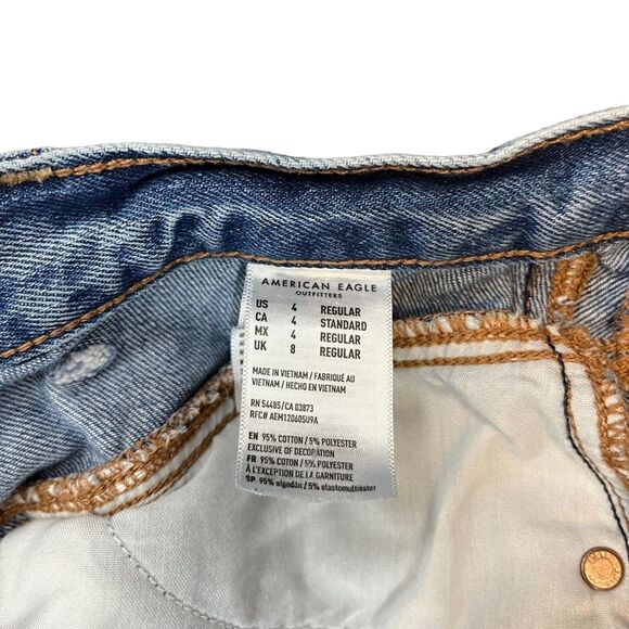 AMERICAN EAGLE MOM JEAN High Rise Waist Distressed Blue Jeans Ripped Holes sz 4 - Picture 16 of 16